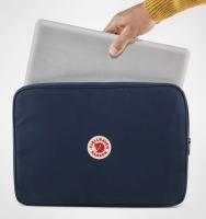 etui_Fjallraven_Kanken_Laptop_Case_15_kolor_560_Navy_5.jpg