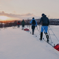 Fjallraven_Expedition_Pack_Down_Skirt_kolor_550_Black_6.jpg