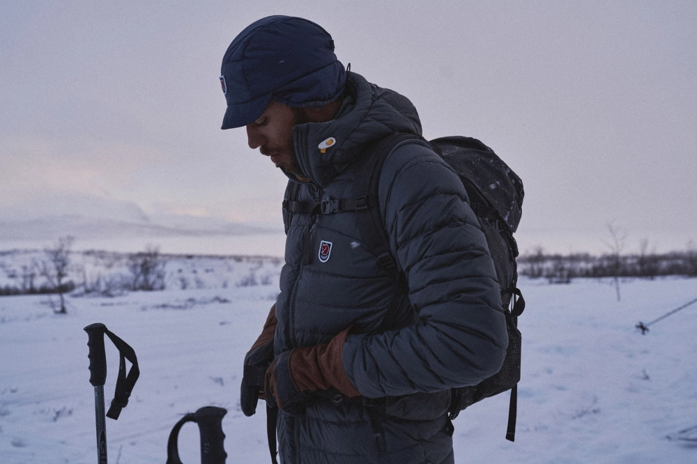 Expedition Padded Cap - zimowa czapka z daszkiem - kolor: 560 - Navy