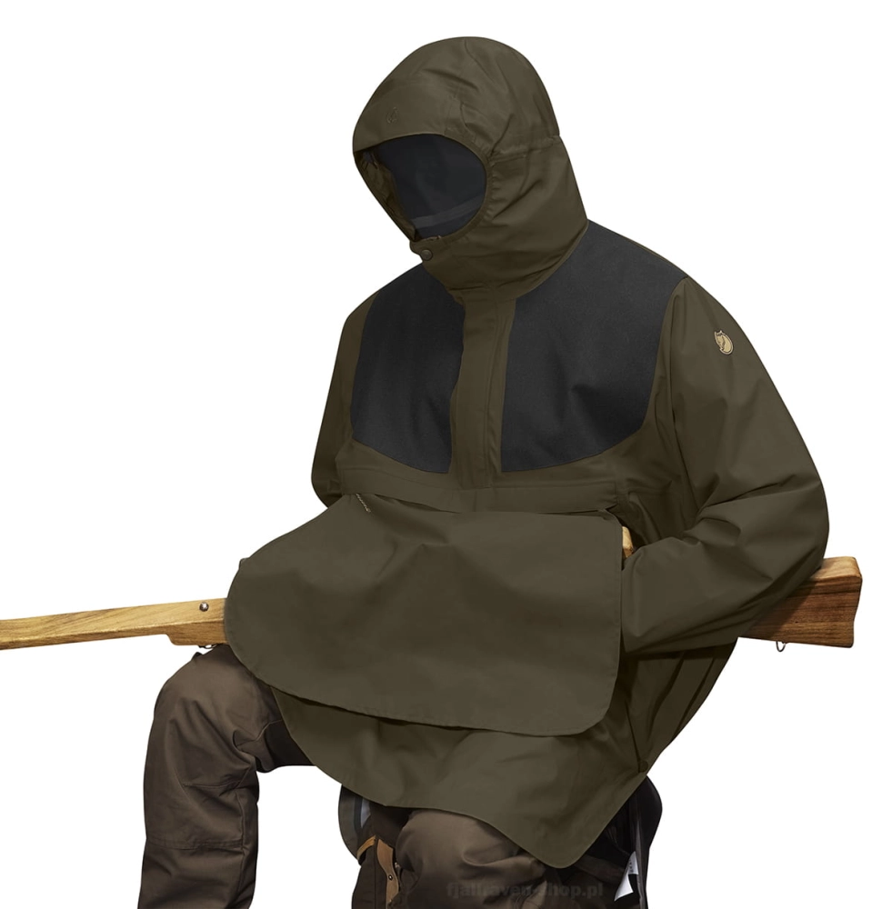 Hunting Eco-Shell Poncho Fjallraven, kolor: 633-030 Dark Olive/Dark Grey.