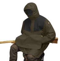 Hunting Eco-Shell Poncho Fjallraven, kolor: 633-030 Dark Olive/Dark Grey.