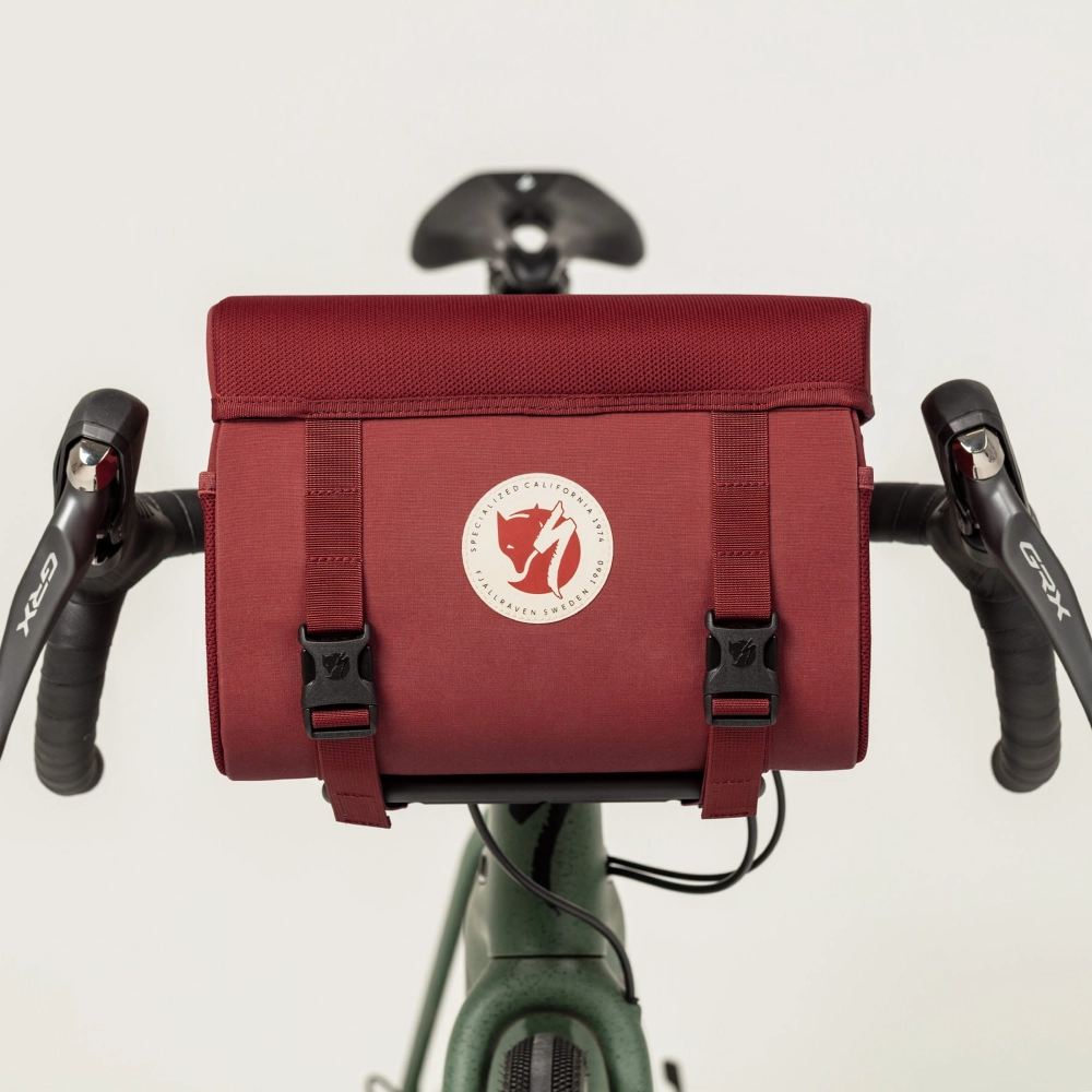 Fjall_S_F_Handlebar_Bag_326_Ox_red.jpg