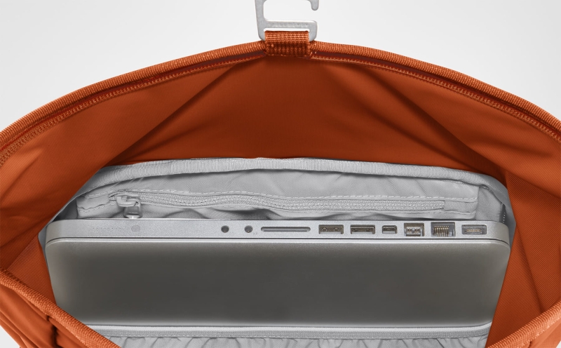 High Coast Foldsack 24, kolor: 333 - Rowan Red