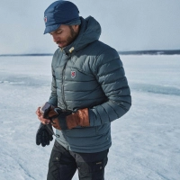 Fjallraven_Expedition_Pack_Down_Hoodie_16.webp
