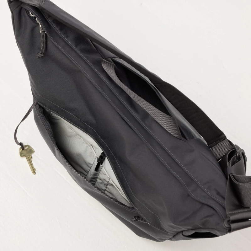 Farden Crossbody, kolor: 037 - Coal Black - 4