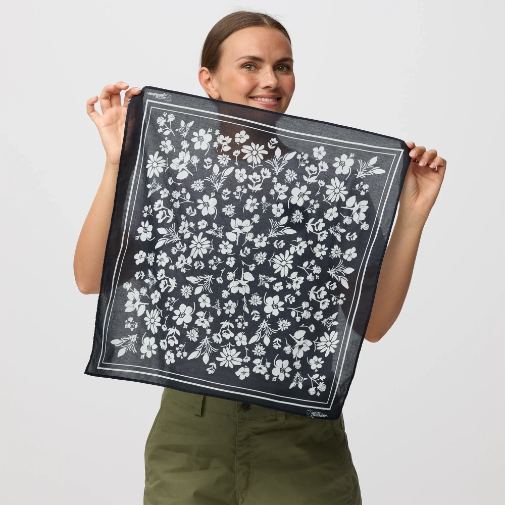 Fjallblomster Bandana, kolor:  555 - Dark Navy - 2