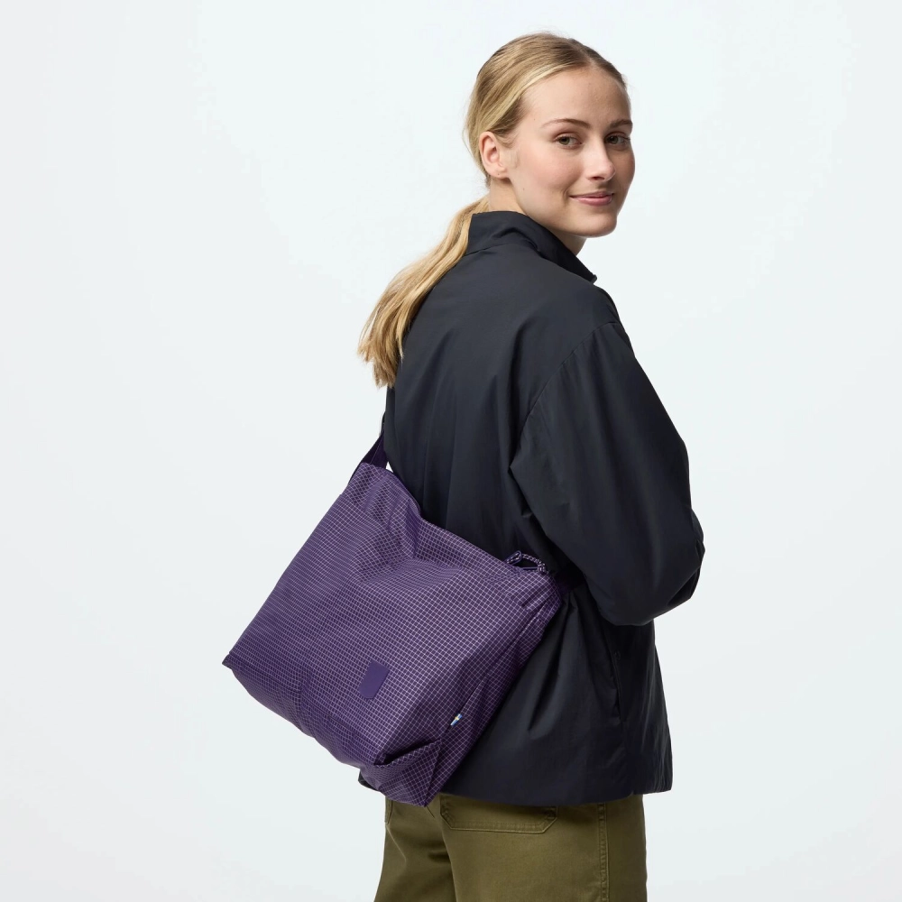 High Coast Pro Shoulder Bag | 425 Dark Violet