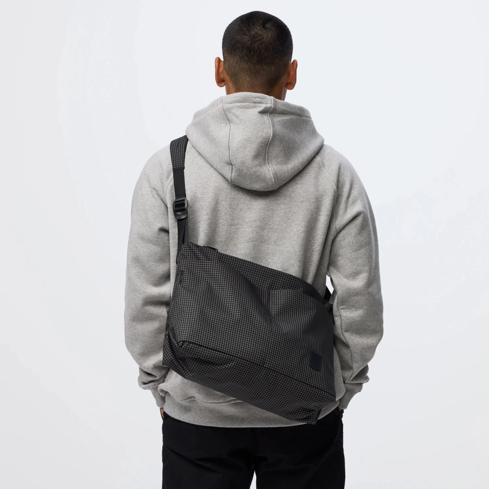 High Coast Pro Shoulder Bag | 550 Black