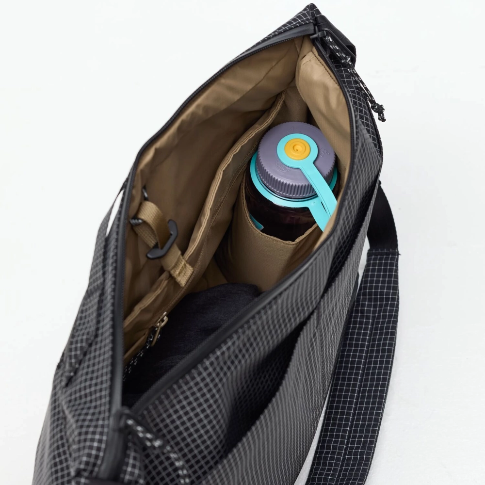 High Coast Pro Shoulder Bag | 550 Black