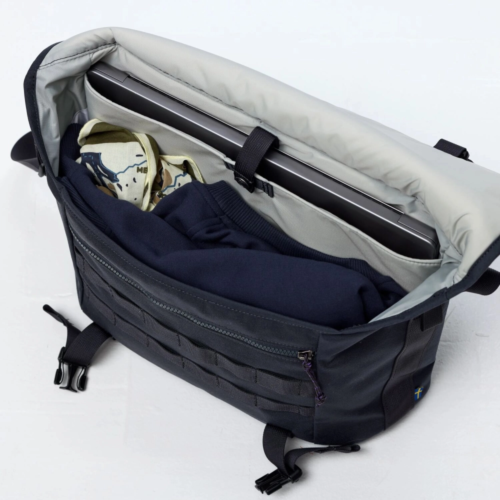 Vardag Shoulder Bag 12 | 037 Coal Black