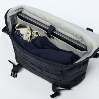 Vardag Shoulder Bag 12 | 037 Coal Black