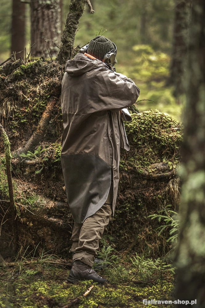 Hunting Eco-Shell Poncho Fjallraven, kolor: 633-030 Dark Olive/Dark Grey, nr 5.